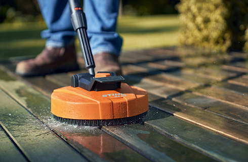 nettoyage d'une terrasse avec le karcher